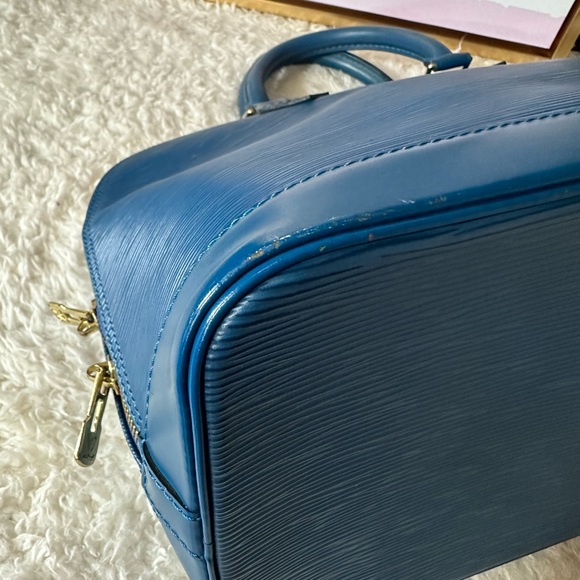Louis Vuitton Blue Epi Leather Alma PM - Picture 12 of 16